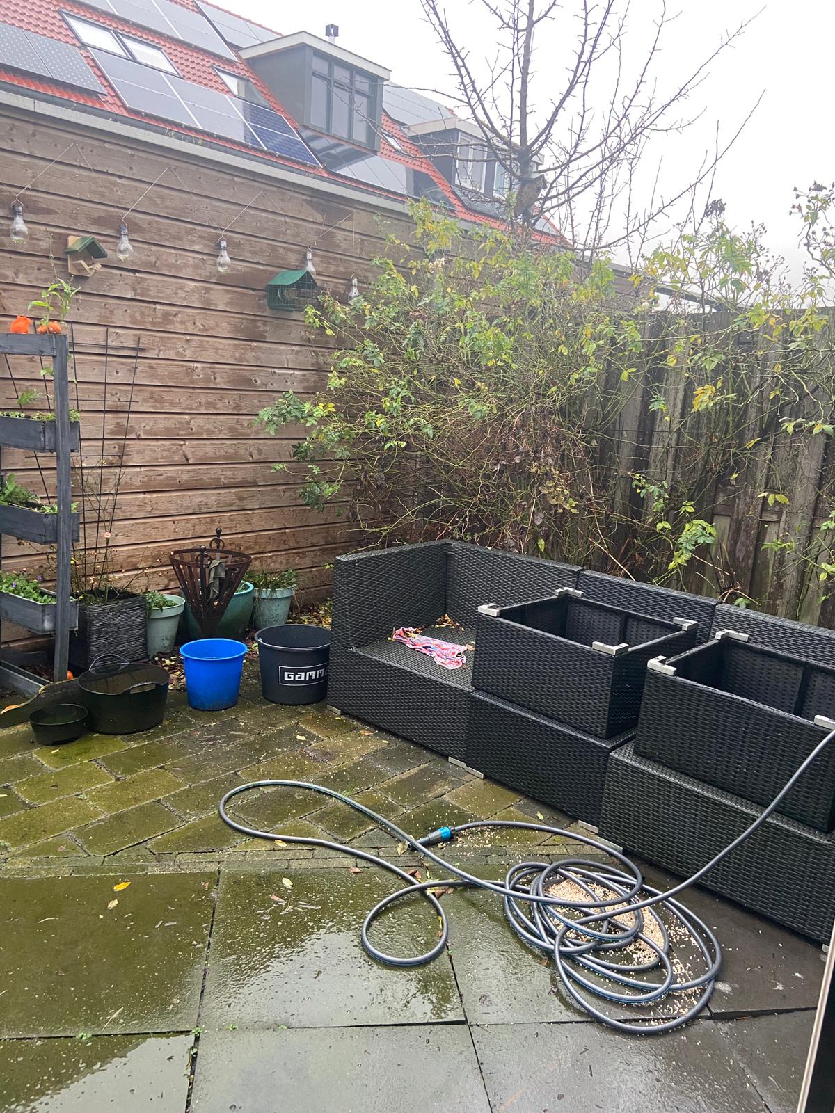 Voor: zoals de tuin eruit zag voor de metamorfose