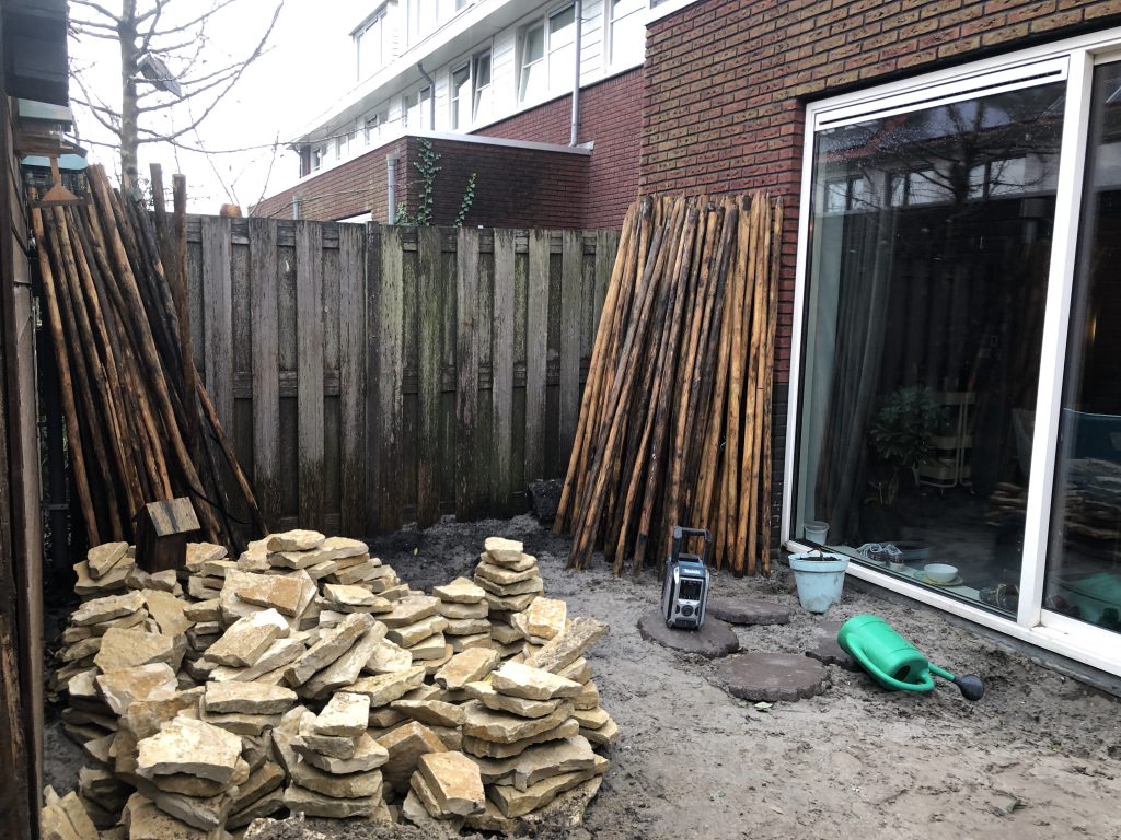 Aanleg: kastanjehouten palen